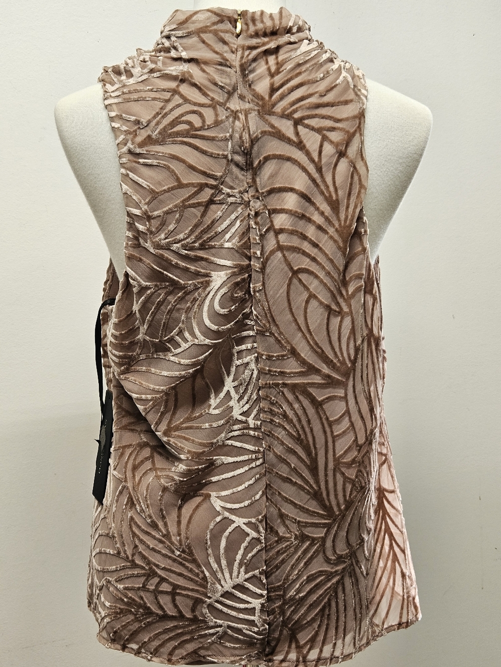 Donna Karen Sleeveless High-Neck Floral Overlay Top Size Large Romantic Layer - Picture 10 of 13